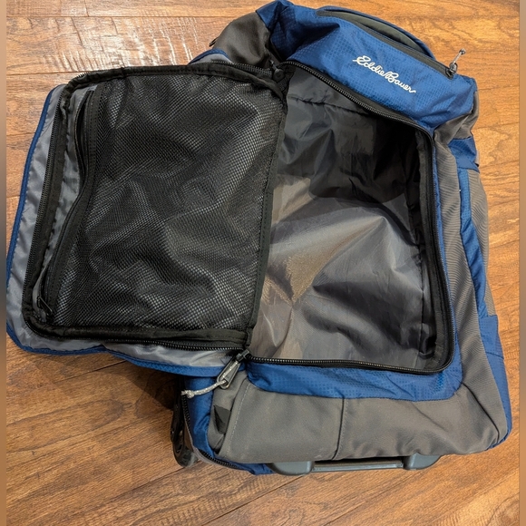 Eddie Bauer Expedition 21 45L Wheeled Duffel Blue Black & Silver - Picture 7 of 10
